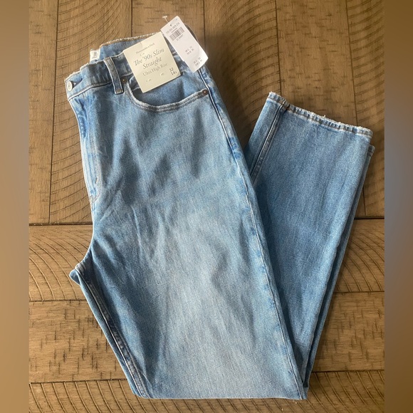 Abercrombie & Fitch Denim - Women’s Abercrombie & Fitch 90’s Slim Straight Ultra High Rise Jeans NWT Sz 32
